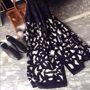 Wearing once...It’s still good condition